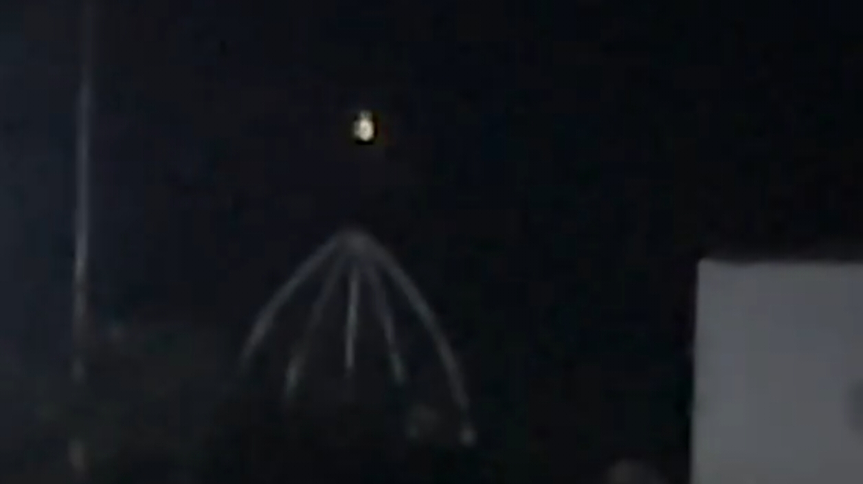 Warga Desa Kayu Bawang Banjar Heboh Cahaya Misterius di Langit, DPKP Turun Tangan Usai Laporan Masuk