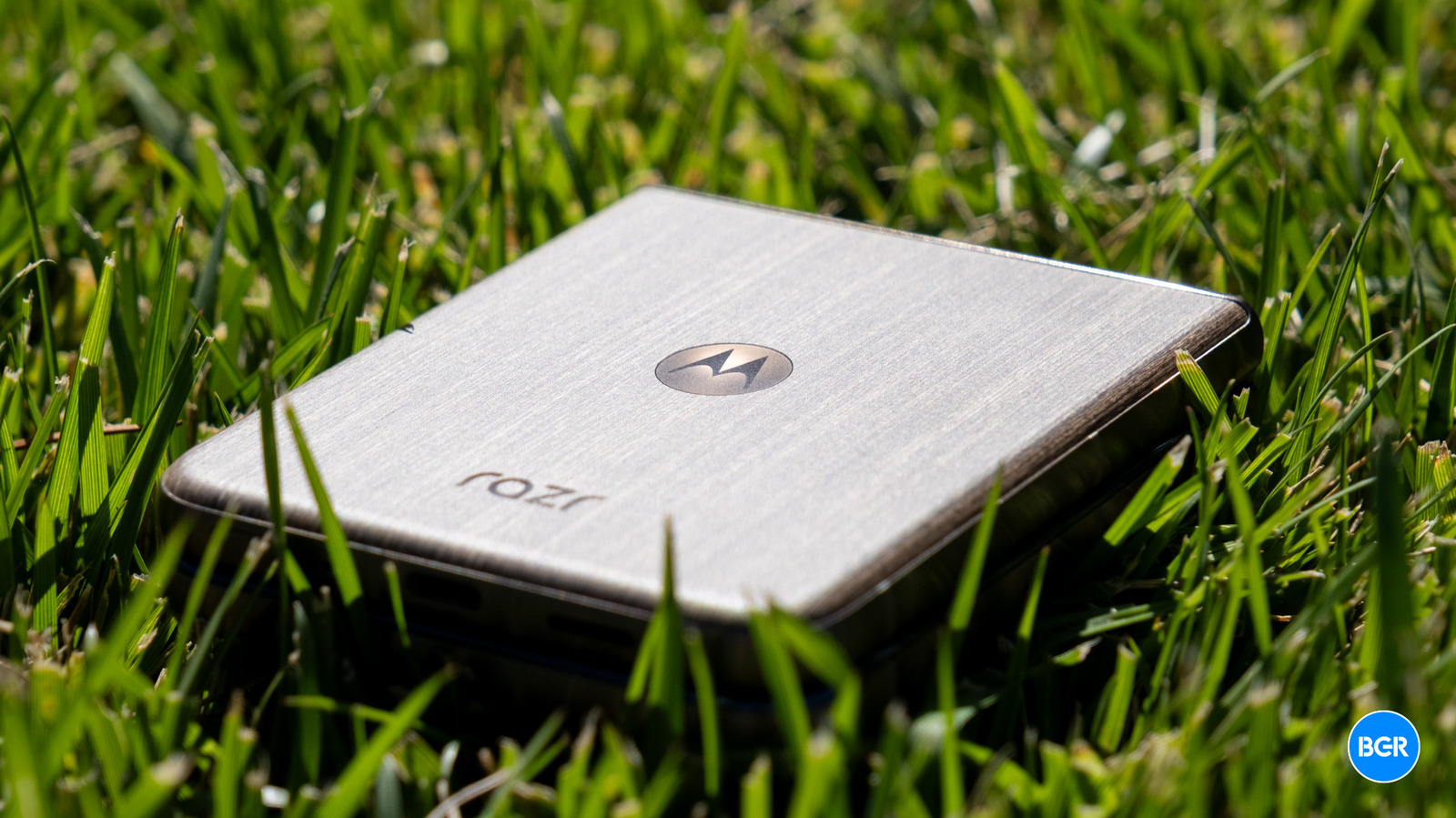 Motorola Razr Ultra (2026) Review: Ponsel Lipat Terbaik, Tapi Harga Rp 24,9 Juta Sulit Dibenarkan