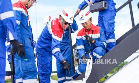 Jelang Lonjakan Penerbangan Liburan, Komut Pertamina Cek Stok Avtur di Bali