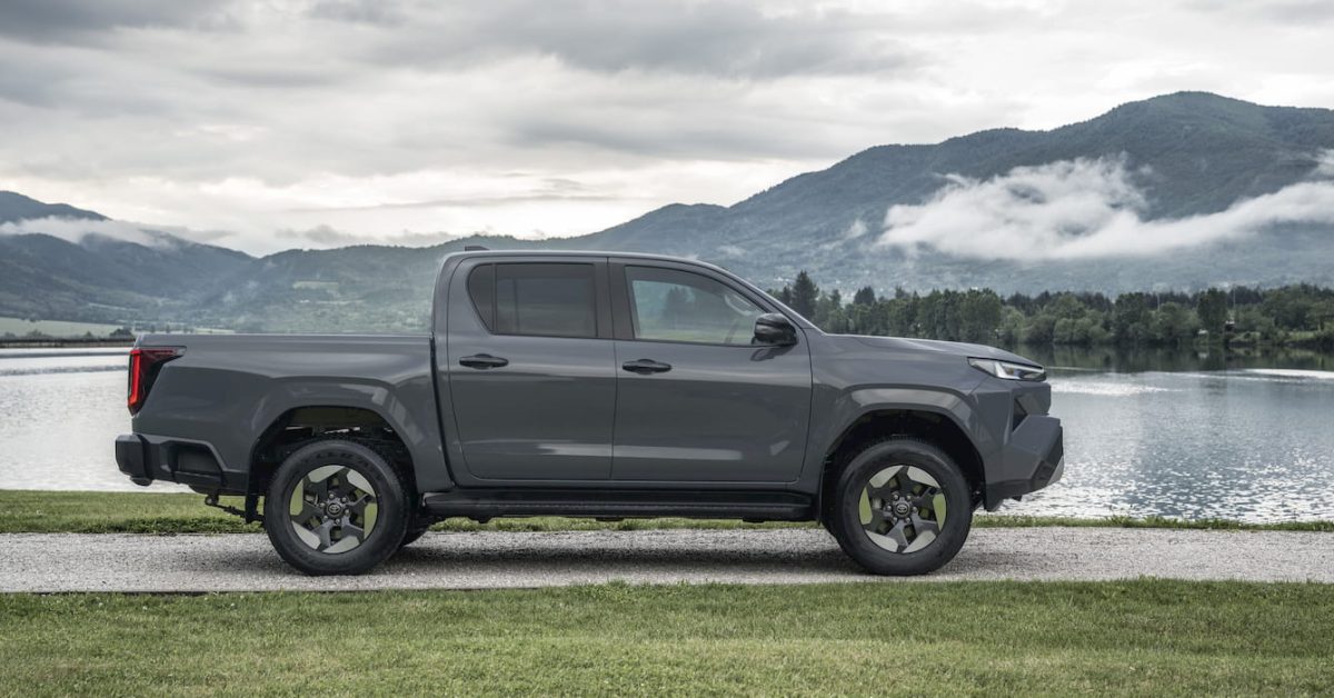 Toyota Hilux BEV Resmi Dibuka Pesanannya, Pikap Listrik Body-on-Frame Pertama Mulai Rp 900 Juta