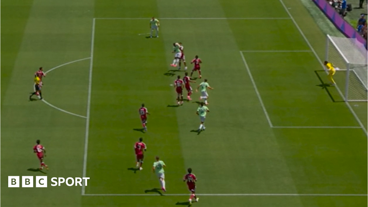 Gagal Teknis VAR Tahan Publikasi Bukti Offside, Penalti Kontroversial Warnai Imbang Qatar vs Swiss
