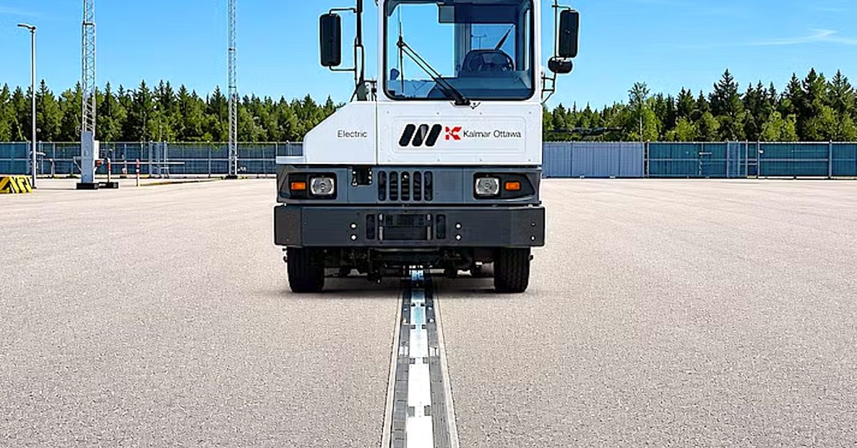 Kalmar Ottawa T2 EV Traktor Terminal Listrik Pakai Rel Jalanan, Bisa Isi Daya Sambil Jalan Tanpa Colokan