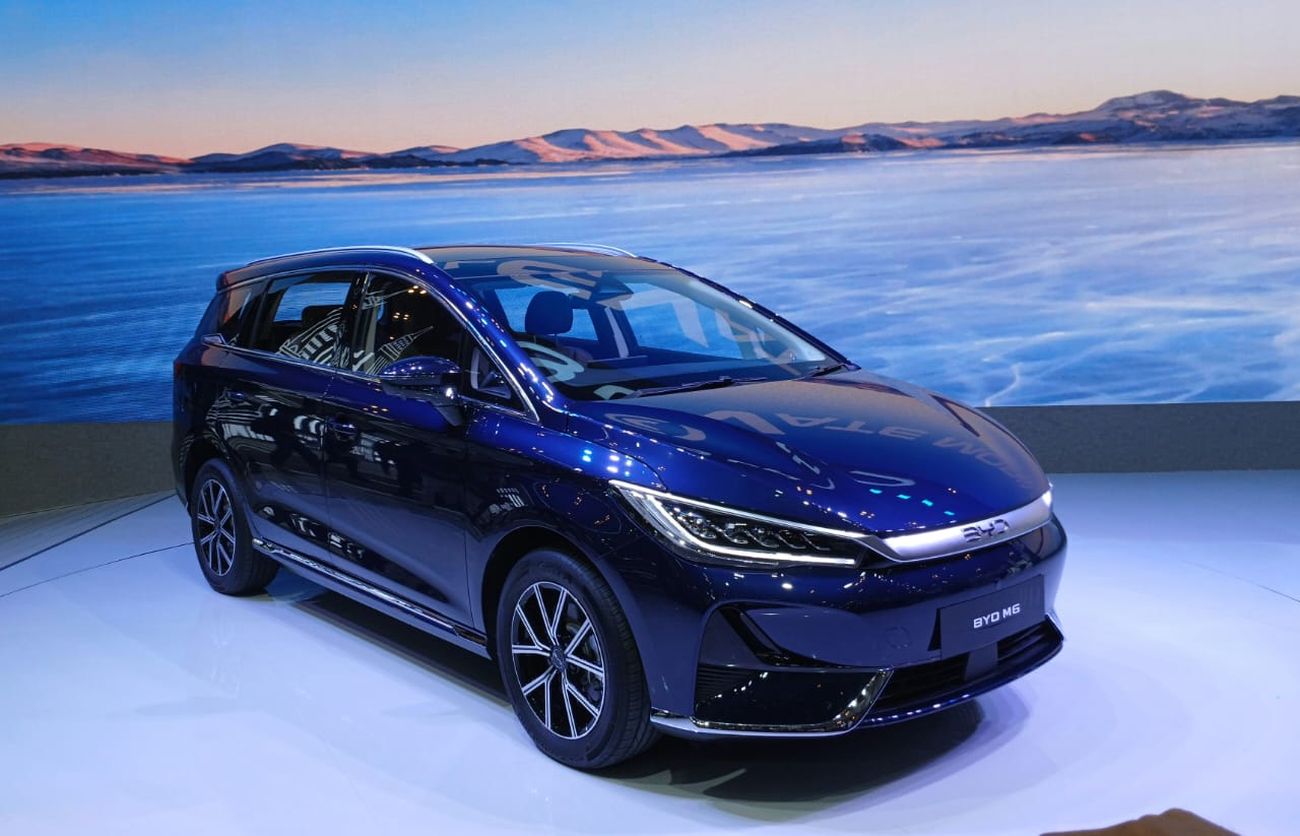 BYD M6 DM PHEV Banderol Rp298 Juta, Paling Murah di Indonesia Juni 2026