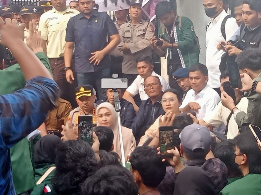 Mahasiswa USU Kepung DPRD Sumut, Kecewa Wakil Rakyat Tak Bersuara soal Kebijakan Pusat
