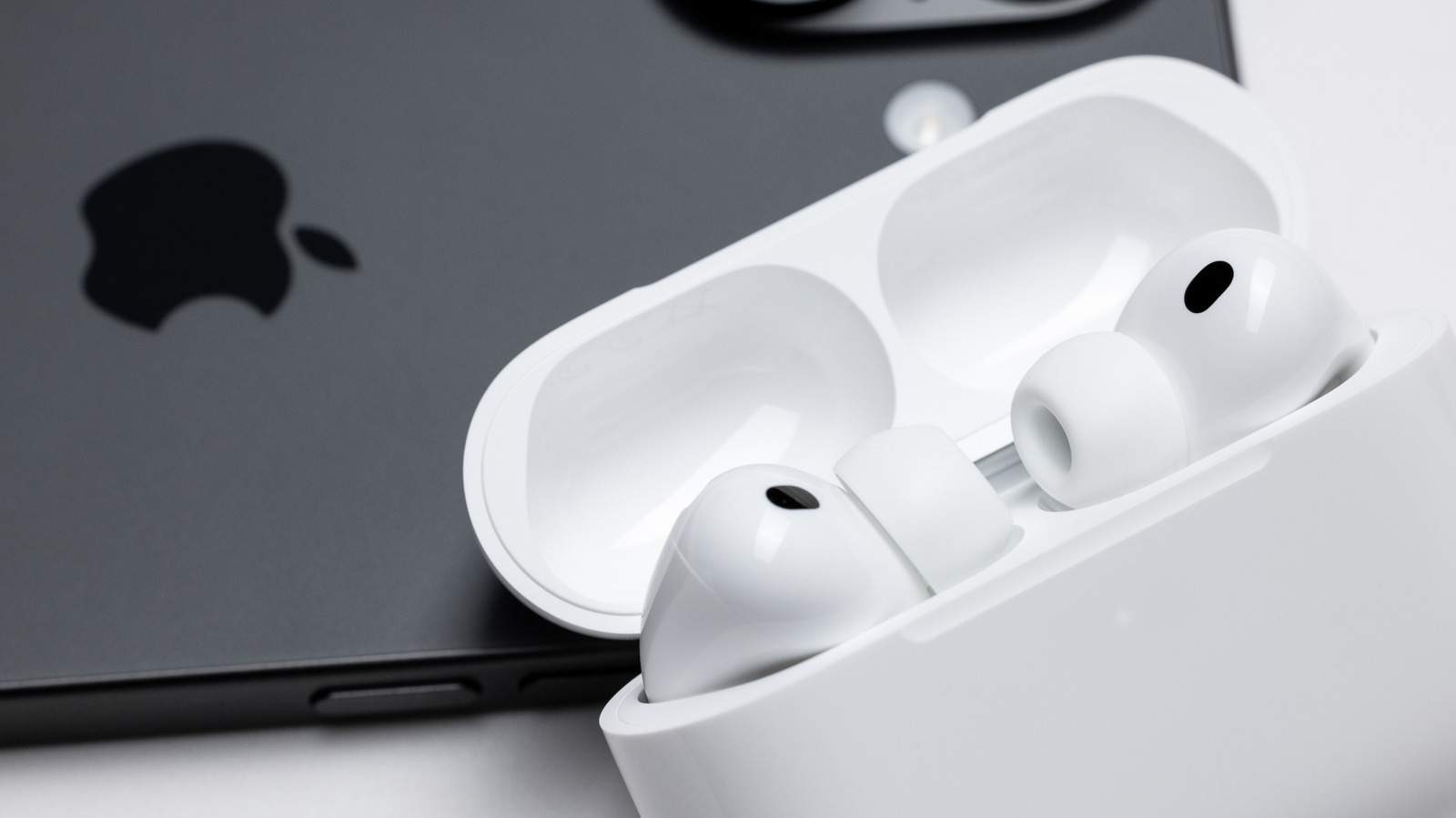 Lampu Hijau Berkedip pada AirPods Bukan Sekadar Gangguan, Ini Arti dan Cara Mengatasinya