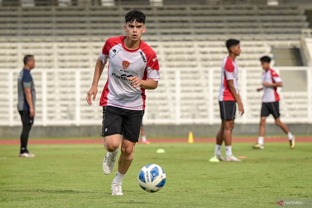 Bek Timnas U-19 Matthew Baker Terkesan Bela Garuda Muda di Sumatera Utara, Ungkap Makna Emosional Bermain di Kampung Halaman Ibu