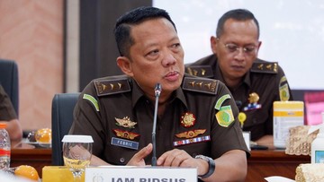 Kejagung Periksa Seluruh Pengadaan BGN Buntut Korupsi MBG, Mark Up Motor Listrik hingga TV 75 Inci Terungkap