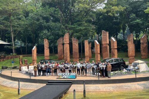 BYD Kaitkan Setiap Penjualan Mobil dengan Donasi Pendidikan, Target 45 Kota Lewat Program Small Steps for Tomorrow