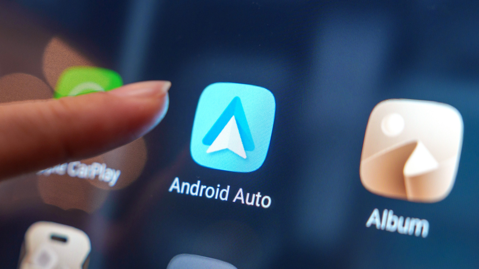 Google Gemini Resmi Masuk Android Auto, Bisa Ringkas Chat Grup hingga Atur AC dari Dalam Mobil