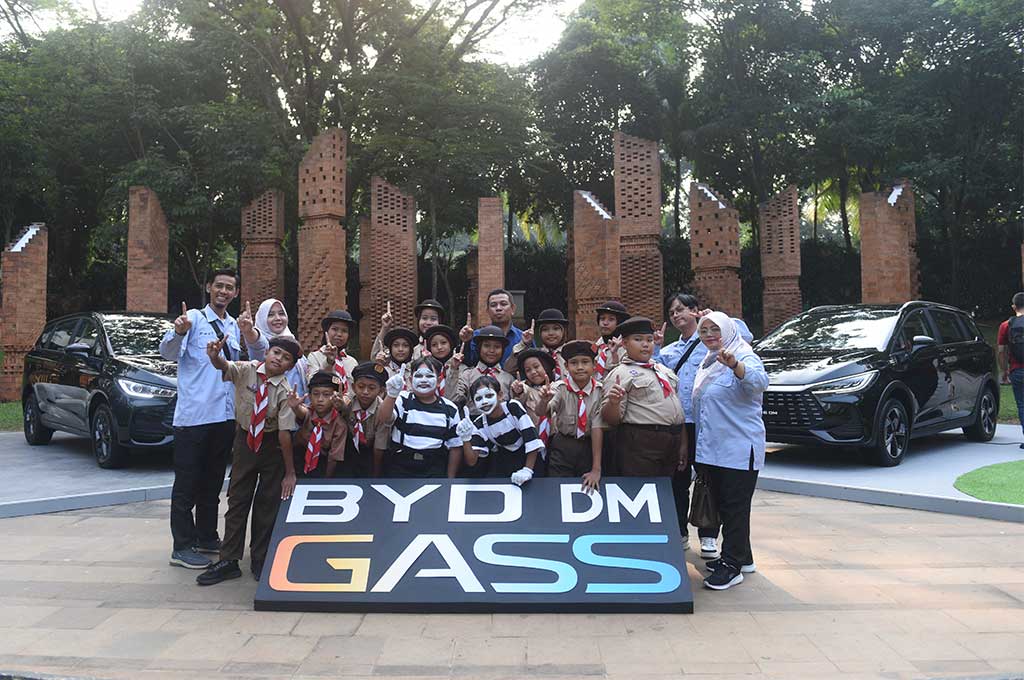 BYD M6 DM Jadi Motor Program CSR, Setiap Mobil Terjual Bantu Kebutuhan Sekolah Anak Indonesia