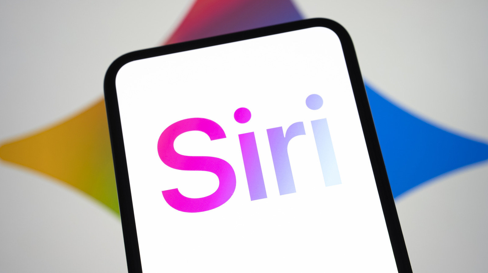 Apple Kini Terlambat di Era AI, Siri Kehilangan Relevansi di Tengah Banjir Asisten Suara yang Lebih Cerdas