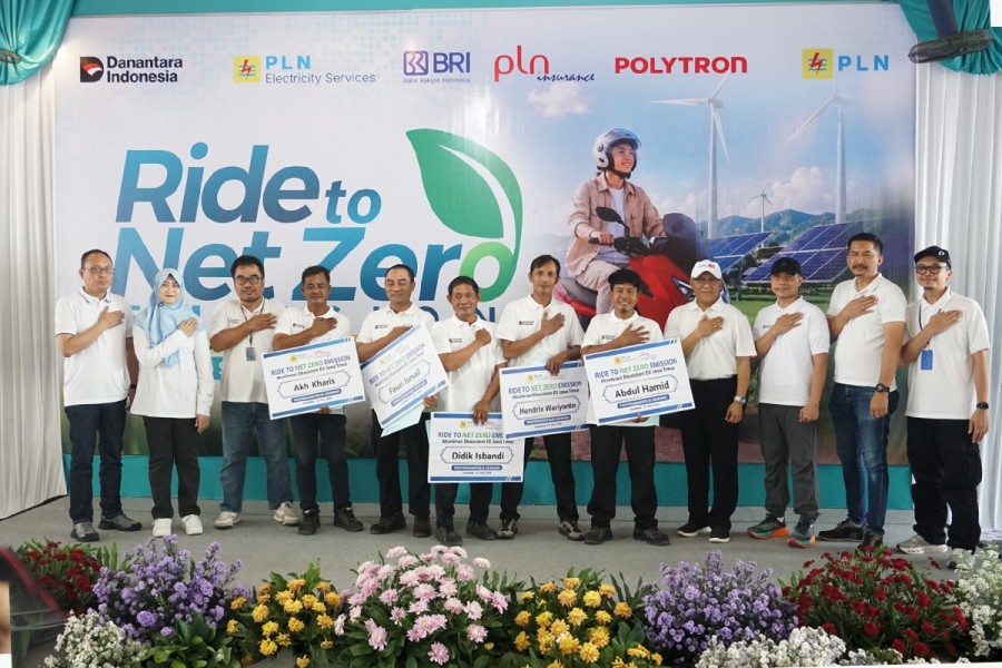PLN Jawa Timur Operasikan 500 Motor Listrik Polytron, Target Tekan Emisi 28.814 Ton CO2