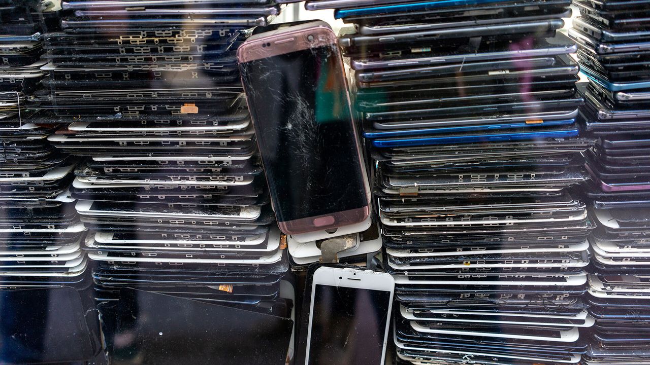 Peneliti Ubah Ponsel Bekas Jadi Pusat Data Murah, Performa Single-Core Ternyata Lebih Unggul dari Server Multicore