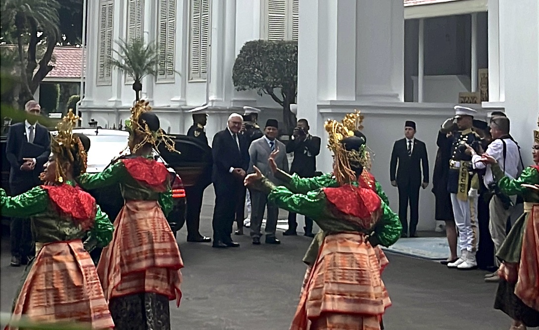 Sambutan Hangat di Istana Merdeka: Tarian Zapin Pembuka Pertemuan Prabowo-Steinmeier