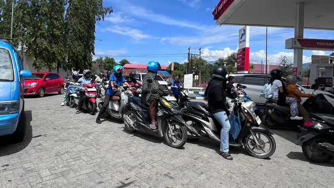 Polisi Batasi Pembelian BBM di SPBU Palu Usai Gempa, Mobil Maksimal 10 Liter