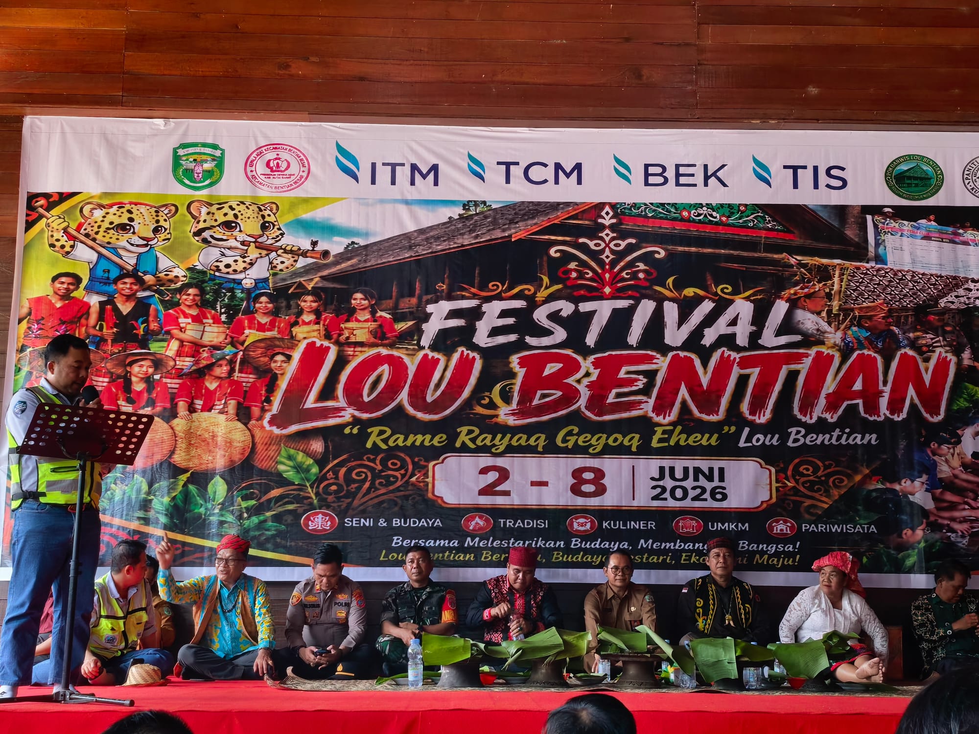 Anak Usaha ITM Sukses Gelar Festival Lou Bentian 2026, Warga Dayak Antusias Ramaikan Lomba Sumpit hingga Fashion Show