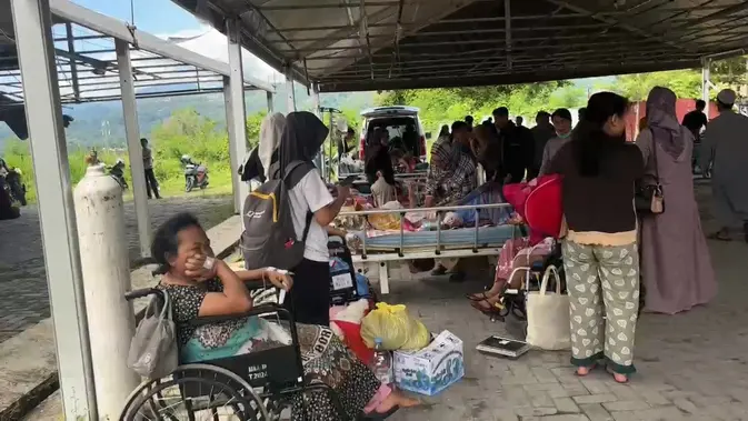 Gempa M 6,7 Guncang Palu, Ratusan Pasien RSUD Sulbar Dievakuasi ke Tenda Darurat