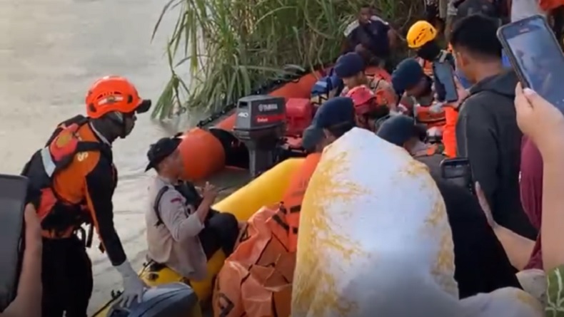 Tim SAR Temukan Firman Tewas Tersangkut Ranting Setelah Tiga Hari Terseret Banjir Sungai Rongkong