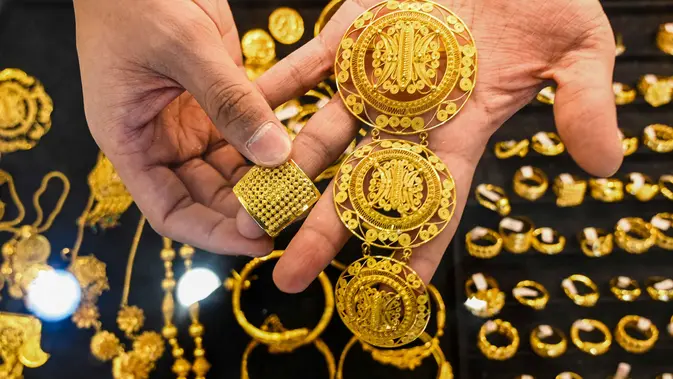Harga Emas Antam Stagnan di Rp 2,7 Juta, Pegadaian dan Hartadinata Kompak Naik