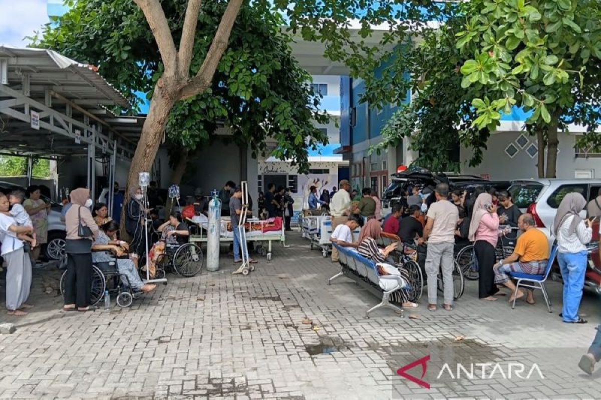 Gempa M 6,7 Guncang Palu, Pasien RS Samaritan Berhamburan ke Halaman