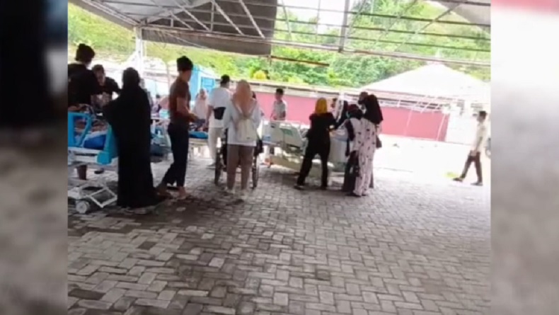 Gempa M6,7 Guncang Palu hingga Mamuju, Ratusan Pasien RSUD Sulbar Dievakuasi ke Halaman Rumah Sakit