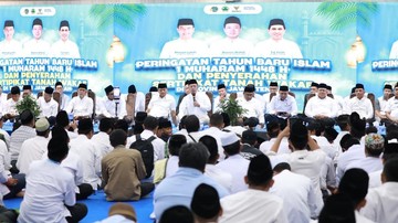Menteri ATR/BPN Serahkan 243 Sertifikat Tanah Wakaf di Jateng, Capaian Sertifikasi Tembus 73 Persen