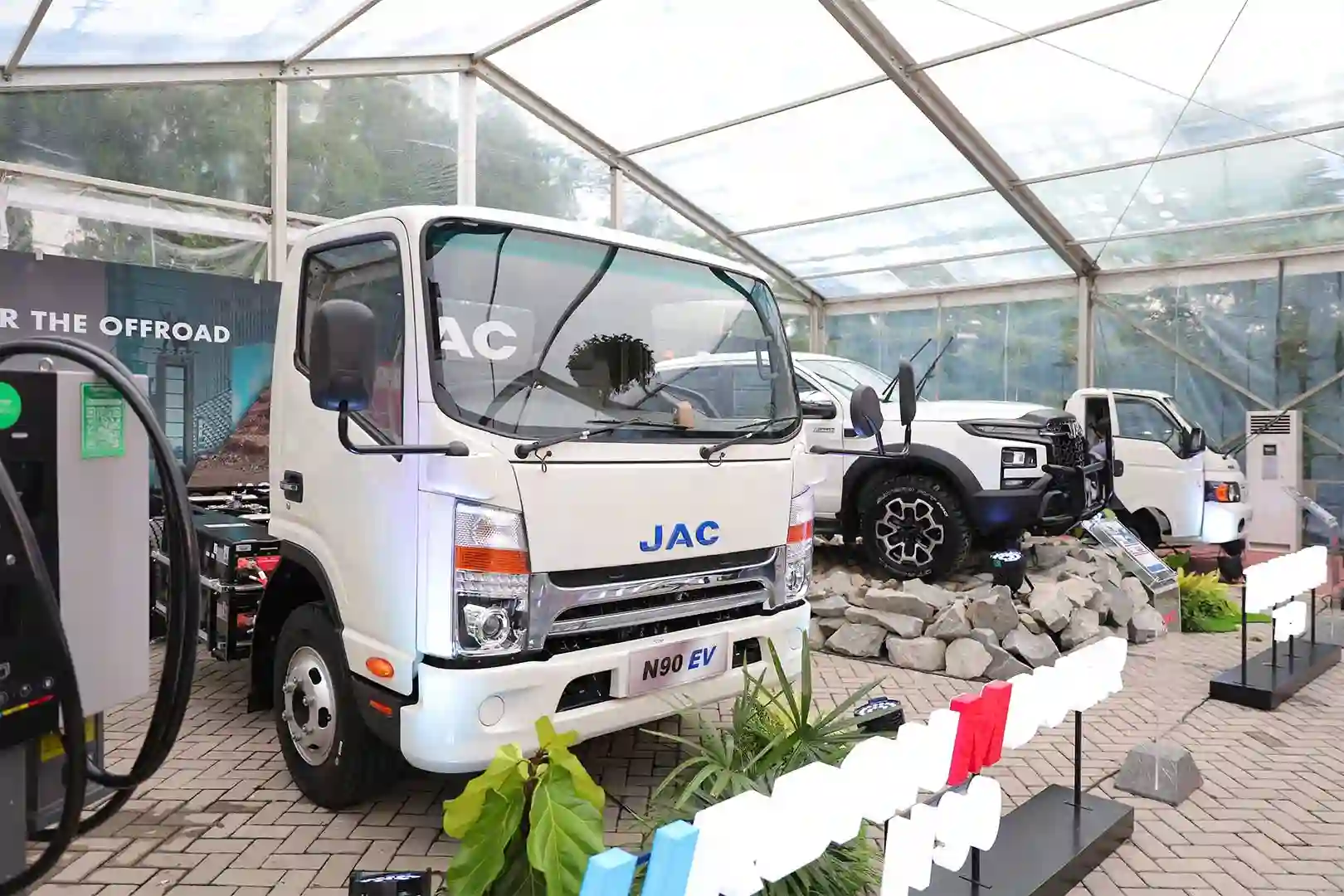 Subsidi BBM Tembus Rp719 Triliun dalam 5 Tahun, DEN Dorong Elektrifikasi Truk dan Bus