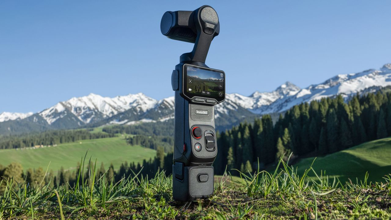 Insta360 Luna Ultra Resmi Dijual, Layar Lepas 2 Inci Jadi Senjata Lawan DJI Osmo Pocket 4