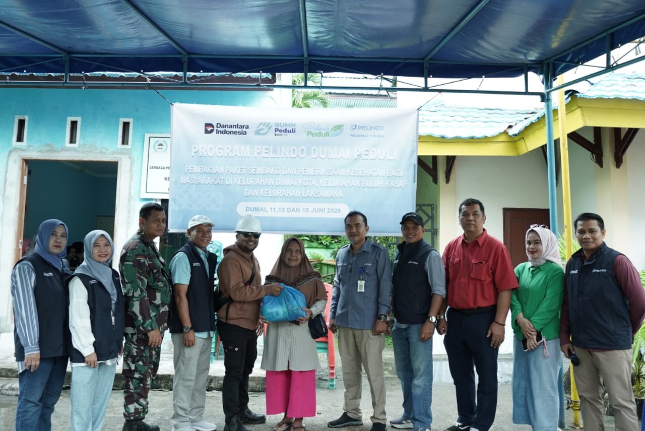 Pelindo Dumai Salurkan Bantuan ke 300 Warga, Cek Kesehatan Gratis di Tiga Kelurahan
