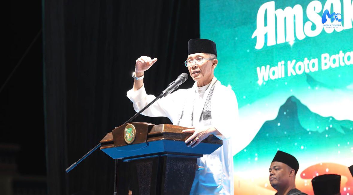 Wali Kota Batam Amsakar Achmad Bacakan Puisi “Jabal Uhud” di Tablig Akbar 1 Muharram 1448 H, Ribuan Jemaah Hadir