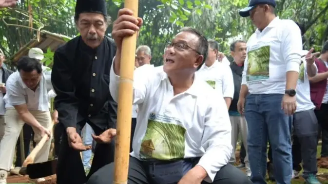 Menteri Jumhur Canangkan Tobat Ekologis, Target Tanam 2 Miliar Pohon Dikaitkan dengan Rehabilitasi Lahan Kritis