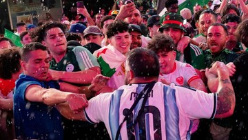 Bentrokan Suporter Argentina dan Aljazair Warnai Times Square Jelang Laga Piala Dunia 2026