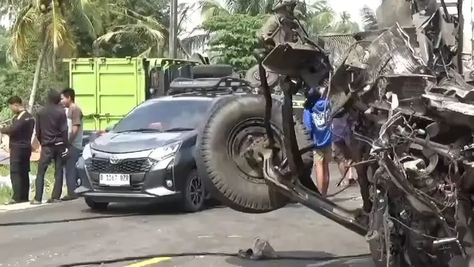 Satlantas Polres Lampung Selatan Selidiki Kecelakaan Maut Tiga Truk di Jalan Lintas Sumatera, Dua Tewas