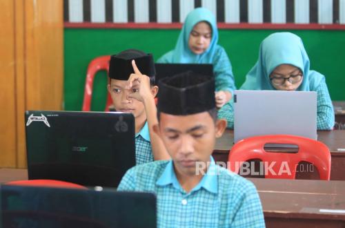 Kemenag Jambi Batasi Penggunaan Gawai di Seluruh Madrasah, Cegah Anak Terpapar Judi Online dan Konten Berbahaya