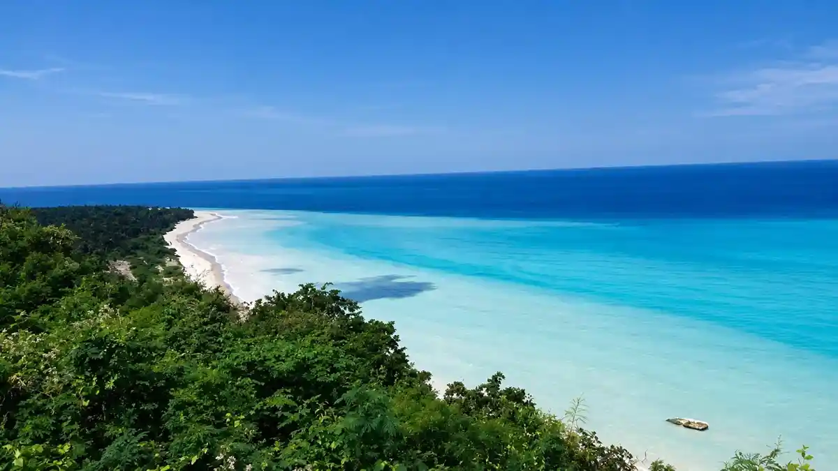 Bukan Pasir Putih, Pantai Kolbano di Timor Tengah Selatan Tawarkan Hamparan Batu Warna-Warni yang Unik
