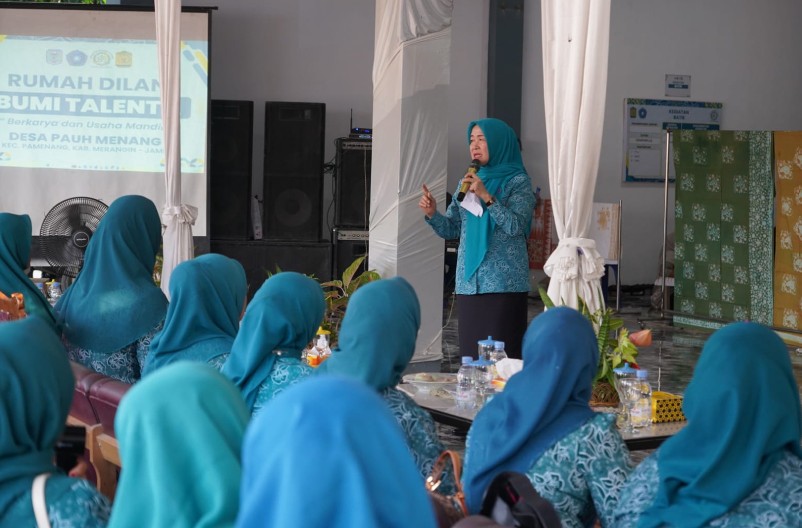 Ketua TP PKK Provinsi Jambi Hesti Haris Tinjau Rumah Dilan Bumi Talenta di Merangin, Apresiasi Kegiatan Positif Generasi Muda