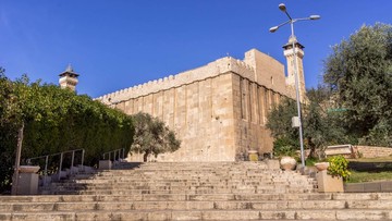 Menteri Keuangan Israel Cabut Sepihak Wewenang Palestina atas Masjid Ibrahimi di Hebron