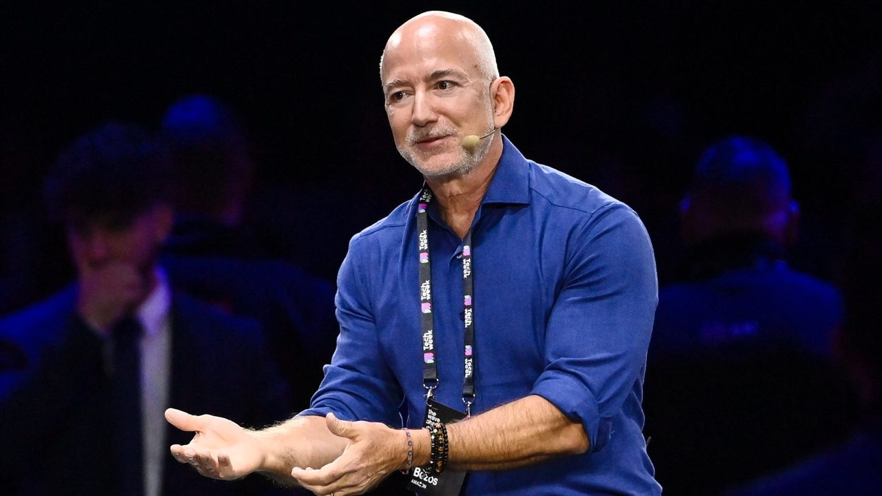 Jeff Bezos Yakin AI Tidak Akan Memicu PHK Massal, Justru Ciptakan Kekurangan Tenaga Kerja
