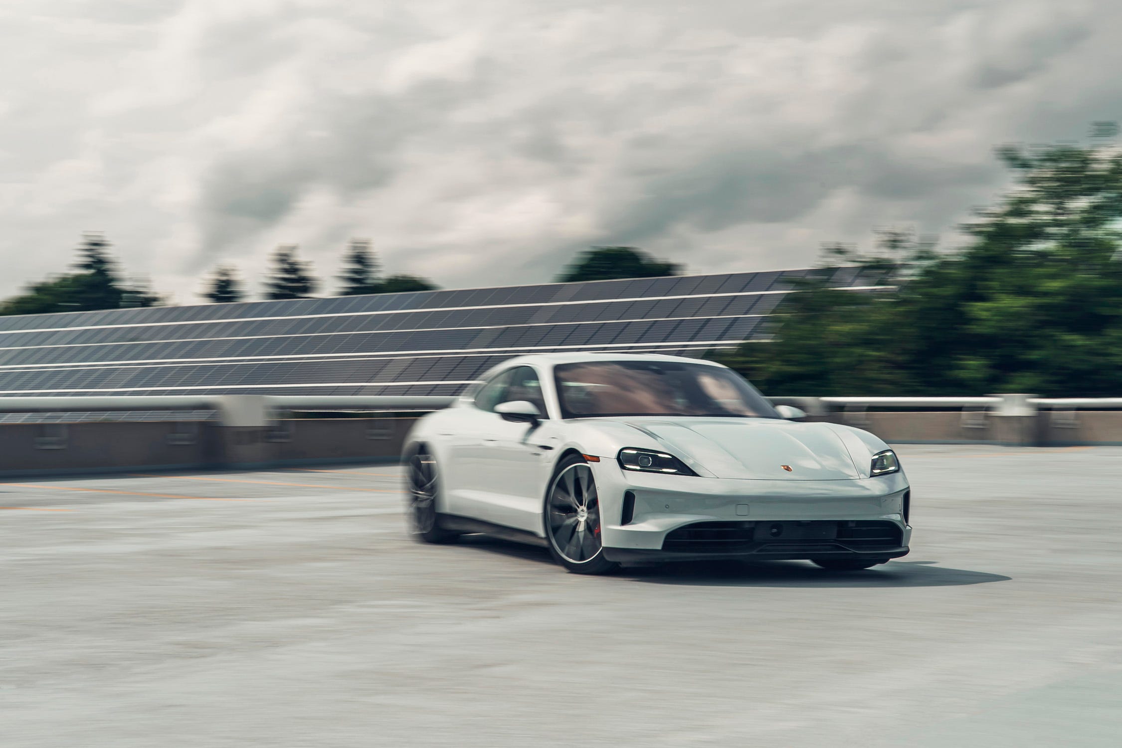 Porsche Taycan 2027 Resmi: Fitur E-Shift, Baterai Lebih Besar, dan Varian Turbo GT 1.019 HP
