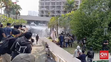 Aparat Gabungan TNI-Polri Kuasai Hotel Sultan, 12 Massa Penolak Eksekusi Diamankan