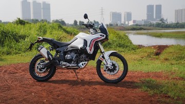 Ducati DesertX V2 890 Resmi Meluncur di Indonesia, Moge Petualang dengan Mesin V2 Paling Ringan