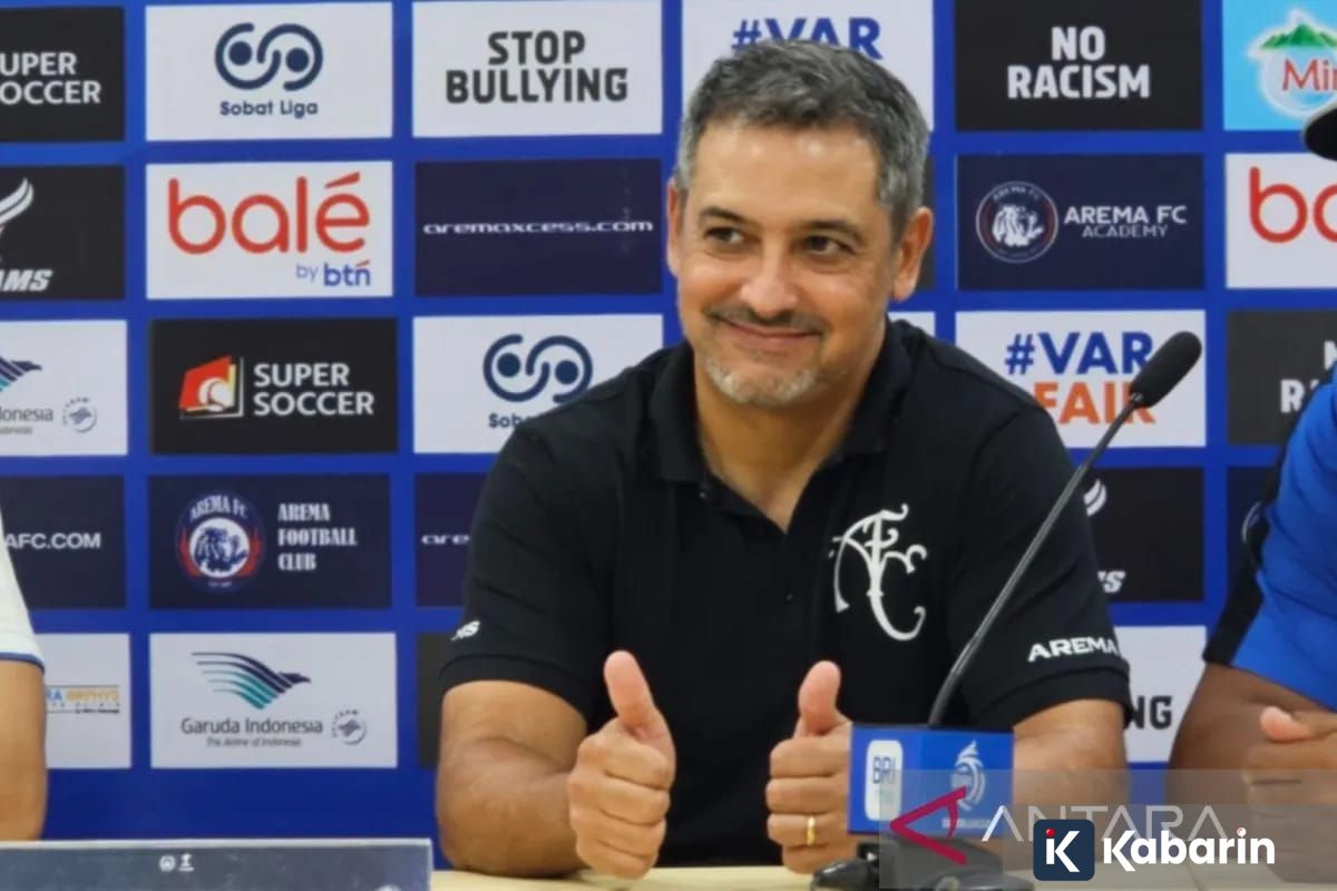 Arema FC Perpanjang Kontrak Marcos Santos, Singo Edan Akhiri Tradisi Gonta-ganti Pelatih