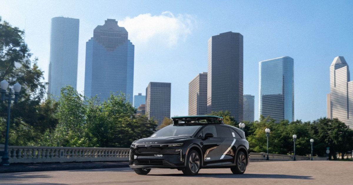 Uber, Nuro, dan Lucid Siapkan Layanan Robotaxi di Houston Mulai Pertengahan 2027