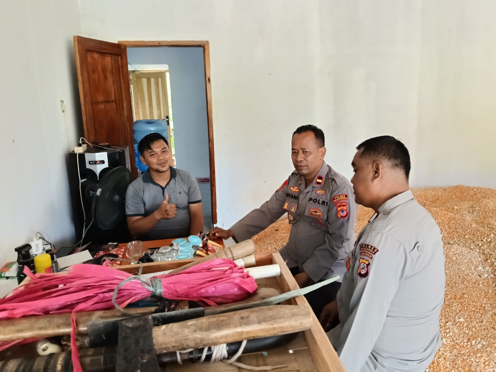 Polisi Ajak Petani Jagung Majalengka Jual Hasil Panen ke Bulog, Jaga Harga Tetap Stabil
