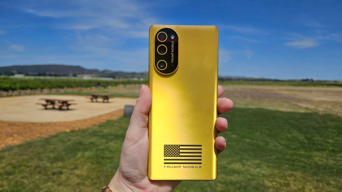 Ponsel Trump T1 Terbukti Hanya HTC U24 Pro Cat Ulang, iFixit dan CNET Konfirmasi Kemiripan Mencolok