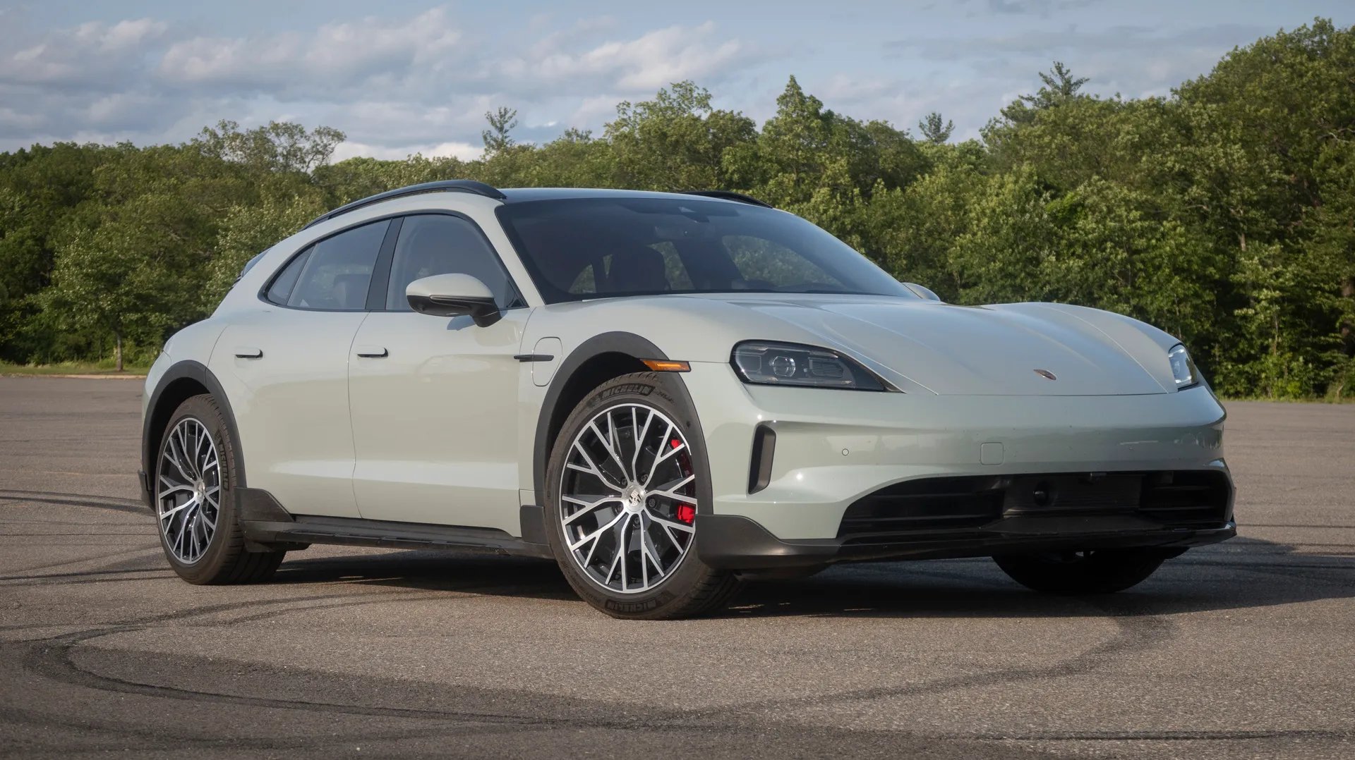 Porsche Hentikan Taycan Sport Turismo dan Cross Turismo, Peminat Tak Cukup Banyak