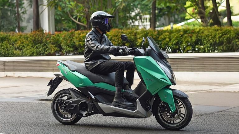 Standar Keselamatan Motor Listrik di Indonesia Masih Tertinggal, Konsumen Desak Regulasi Lebih Ketat