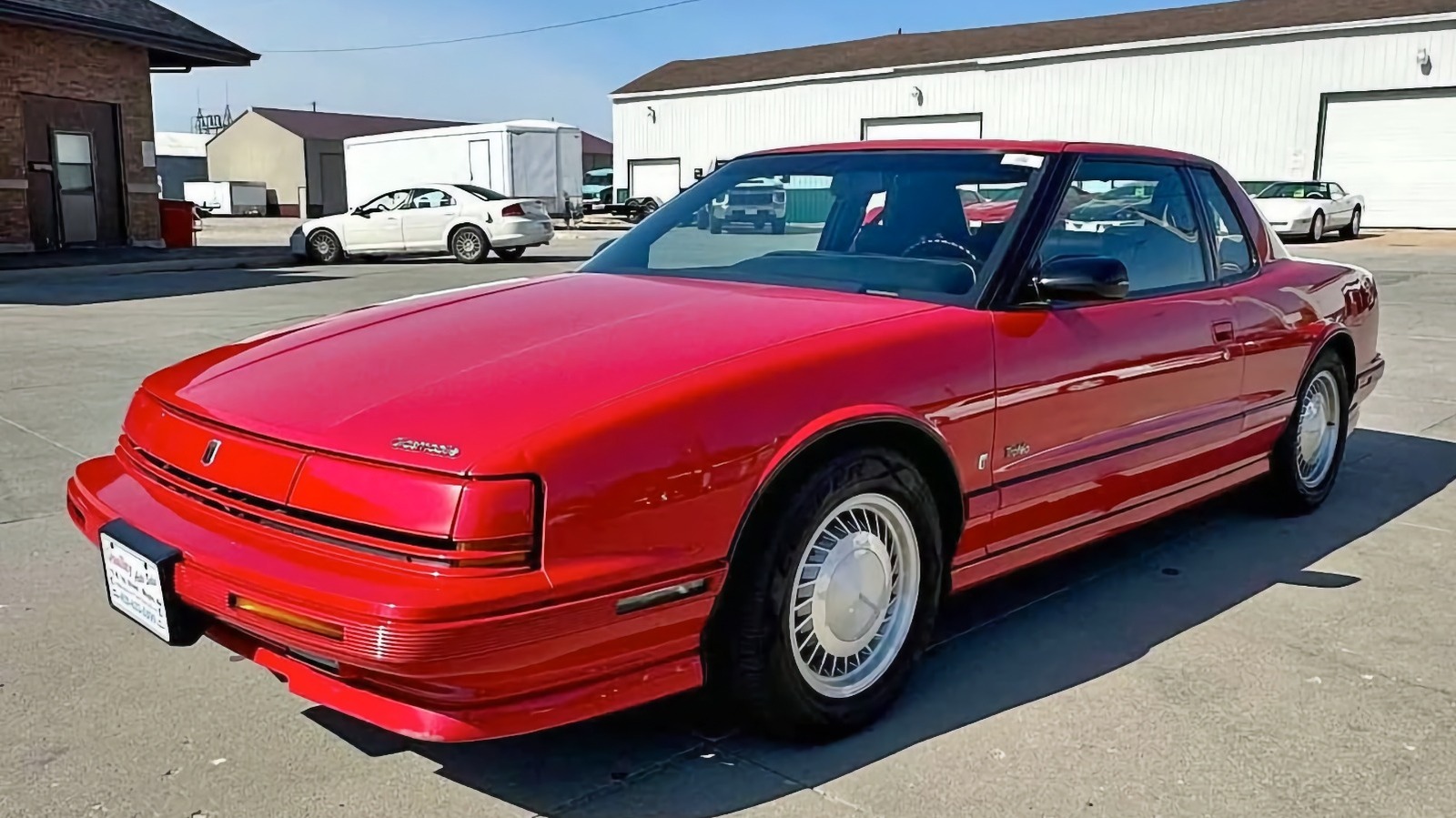 Oldsmobile Troféo 1990 Dijual Rp 159 Juta, Coupe Langka dengan Atap Panoramik