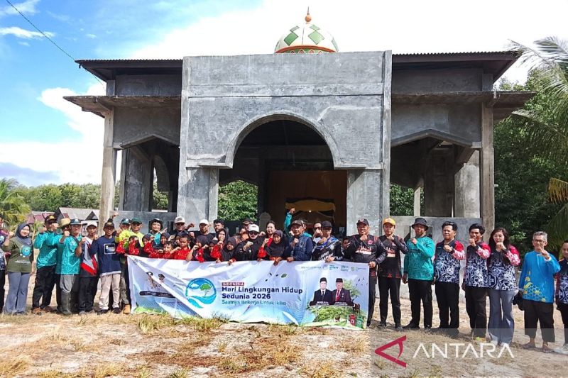 Wabup Kotim Irawati Pimpin Aksi Bersih Pantai Ujung Pandaran, Libatkan Pelajar hingga Damkar Peringati Hari Lingkungan Hidup 2026