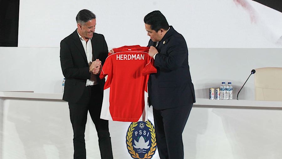 Presiden Prabowo Terima Erick Thohir dan Pelatih Timnas John Herdman di Hambalang Bahas Target Piala Dunia